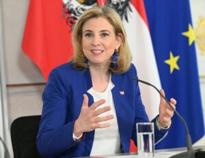 „Wir sind nicht politisch neutral!“ – Meinl-Reisinger zieht Bilanz nach 100 Tagen