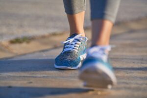 „Japanisches Gehen“ sticht 10.000 Schritte aus: Der neue Fitness-Trend aus Fernost erobert Österreich!