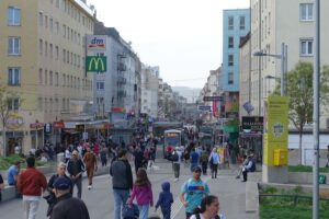 Raufhandel am Reumannplatz fordert drei Verletzte