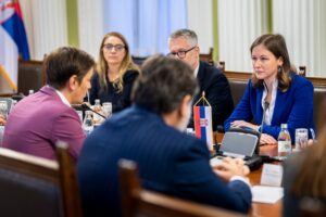 Plakolm in Serbien: Schluss mit dem „finsteren Balkan“!