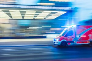 Frontalcrash auf B38: Jugendlicher und Lenkerin verletzt