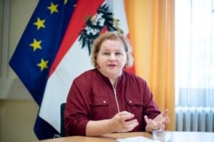 Höherer AMS-Beitrag: Sparpaket trifft Gehalt