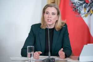 Neos-Vorstoß: Höheres Pensionsalter ab 2030 gefordert