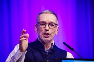 Politbarometer: Kickl vorne, Babler fällt ab