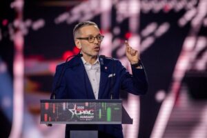 FPÖ stärker als alle drei Koalitionsparteien zusammen