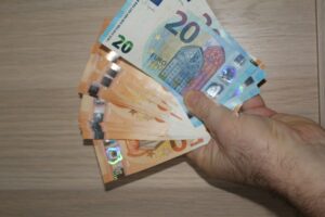Österreicher arbeiten bis 16. August für Staat