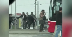 Gewalt-Eklat in Wien: Video-Streit endet in Prügelei