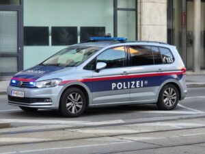 Flucht nach Crash in Wien-Favoriten: Zwei Verletzte