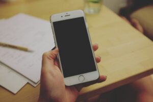 Hohe Rückzahlungen für Österreicher bei Mobilfunk