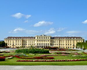 Vegetationsbrand im Schlosspark Schönbrunn schnell gelöscht